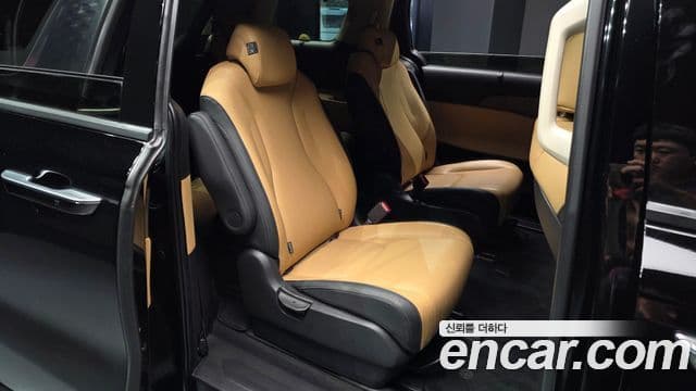 Kia Carnival 2022 — ფოტო 11/20