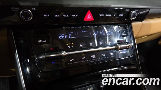 Kia Carnival 2022 — ფოტო 16/20