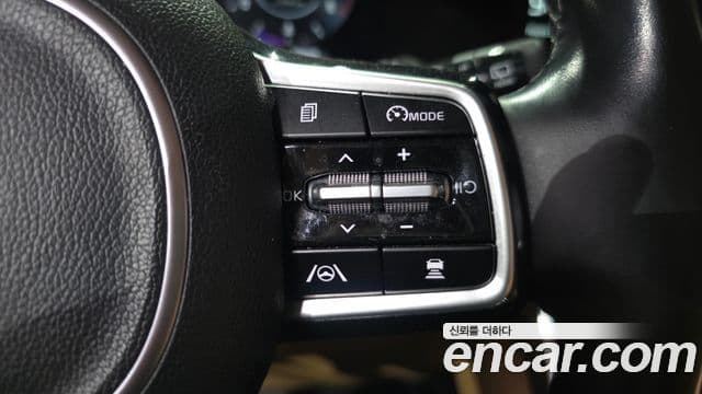 Kia Carnival 2022 — ფოტო 17/20