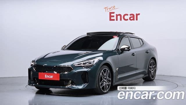 Kia Stinger 2022 — ფოტო 1/20
