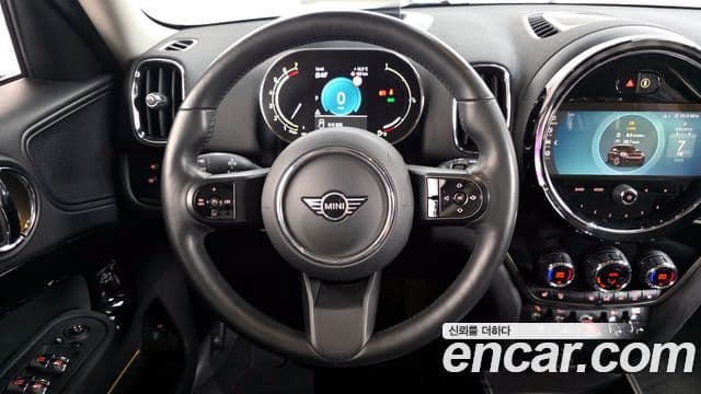 Mini Cooper Countryman 2023 — фото 13 из 20