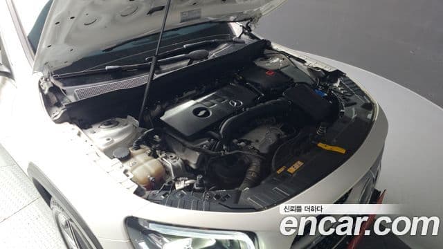 Mercedes-Benz GLB-Class 2022 — ფოტო 6/20