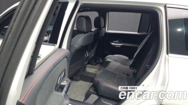 Mercedes-Benz GLB-Class 2022 — ფოტო 13/20