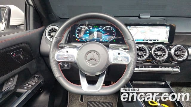 Mercedes-Benz GLB-Class 2022 — ფოტო 14/20