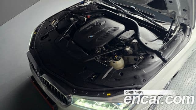 BMW 7 Series 2018 — Şəkil 10/20