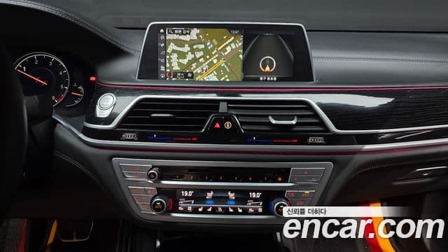 BMW 7 Series 2018 — Şəkil 16/20