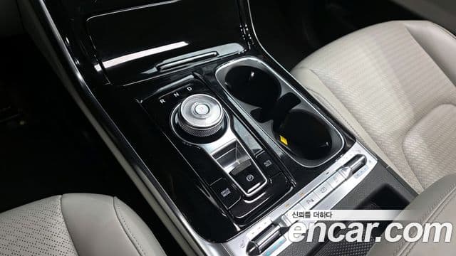 Kia Carnival 2020 — фото 9 из 20