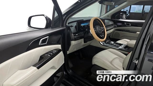 Kia Carnival 2020 — фото 10 из 20