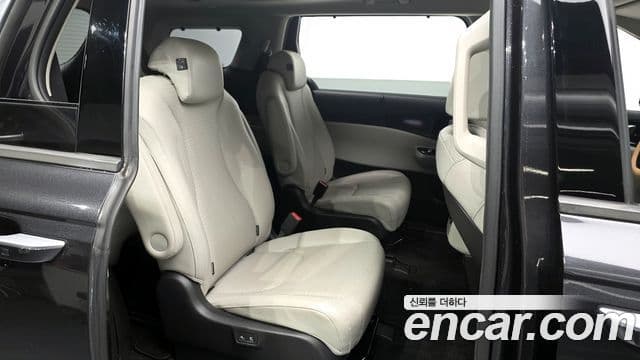 Kia Carnival 2020 — фото 11 из 20