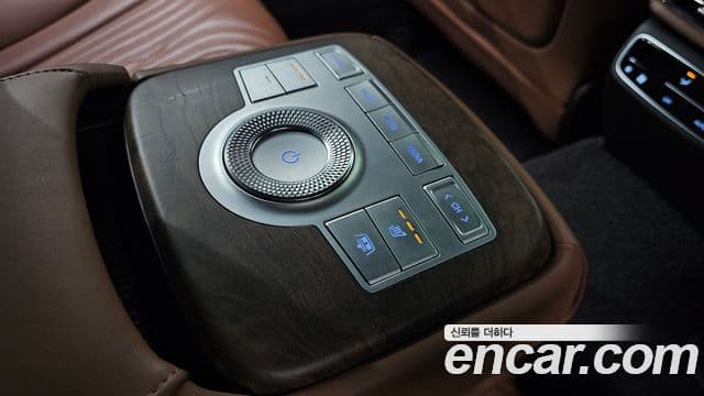 Genesis Electrified G80 2022 — Şəkil 19/20