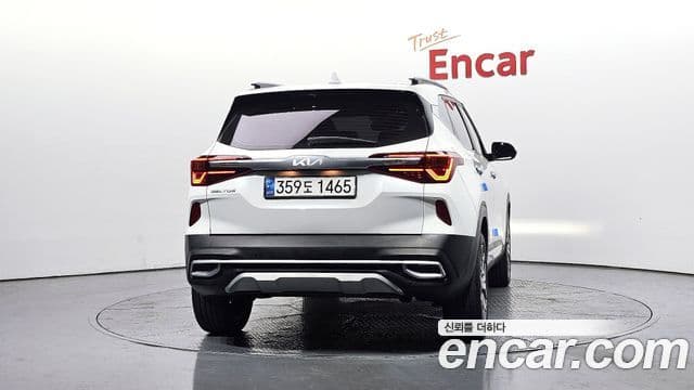 Kia Seltos 2022 — ფოტო 4/20