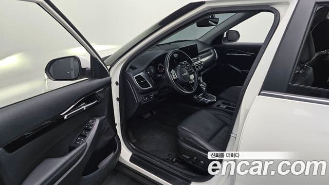 Kia Seltos 2022 — ფოტო 10/20