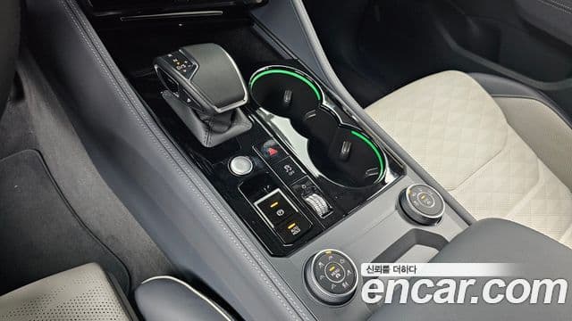 Volkswagen Touareg 2025 — ფოტო 9/20