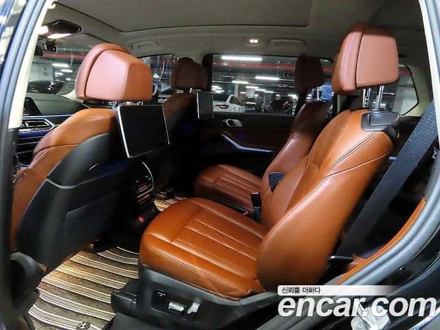 BMW X7 2021 — ფოტო 10/20