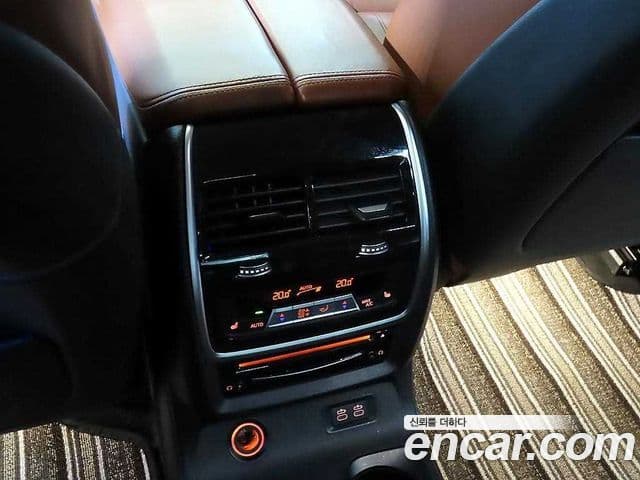 BMW X7 2021 — ფოტო 14/20