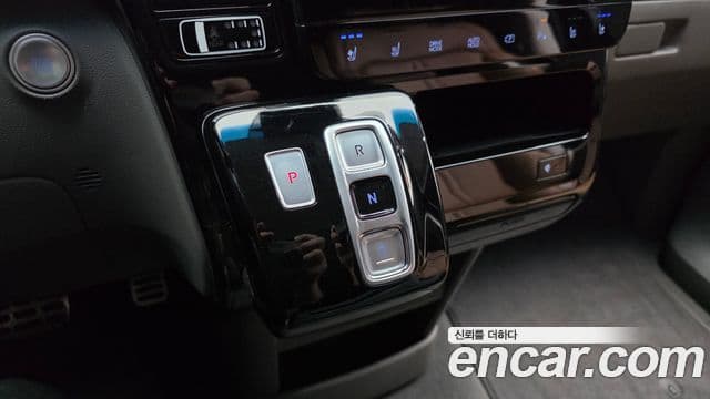 Hyundai Staria 2021 — фото 9 из 20