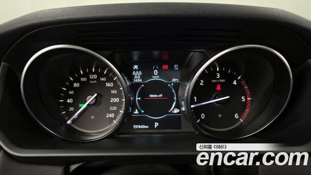 Land Rover Discovery 5 2019 — ფოტო 7/20