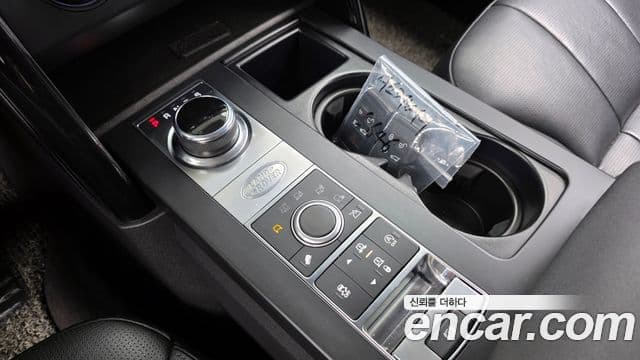 Land Rover Discovery 5 2019 — ფოტო 8/20