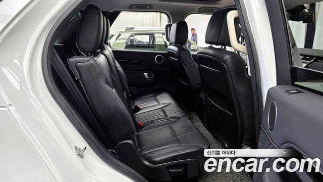 Land Rover Discovery 5 2019 — ფოტო 12/20