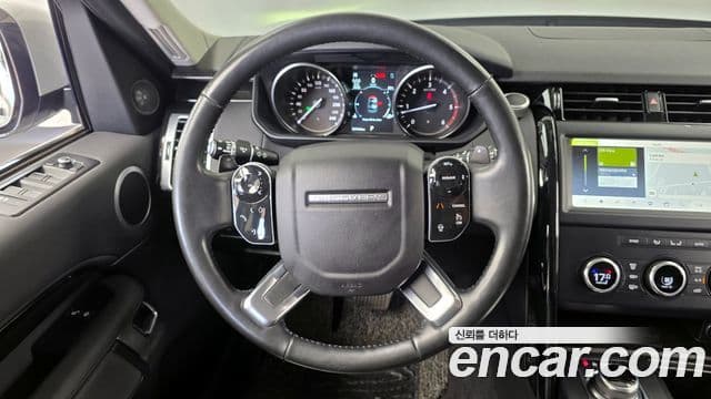 Land Rover Discovery 5 2019 — ფოტო 13/20