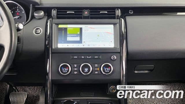 Land Rover Discovery 5 2019 — ფოტო 14/20