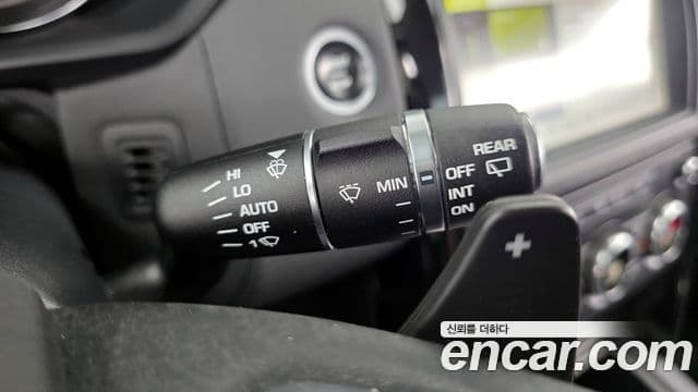 Land Rover Discovery 5 2019 — Photo 24/31