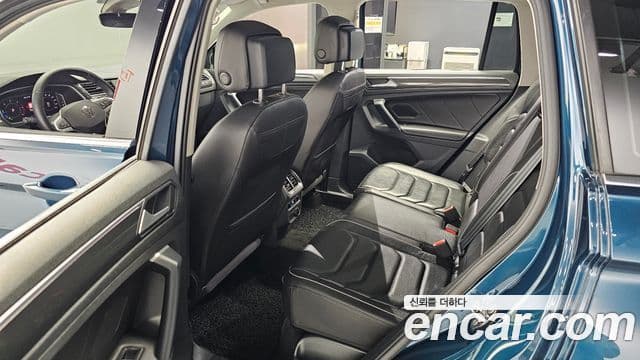 Volkswagen Tiguan 2021 — Photo 4/32