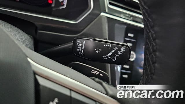Volkswagen Tiguan 2021 — Photo 10/32