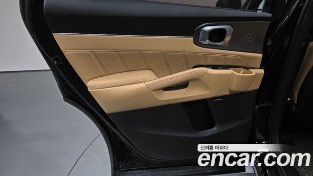 Kia Sorento 2021 — Photo 11/38