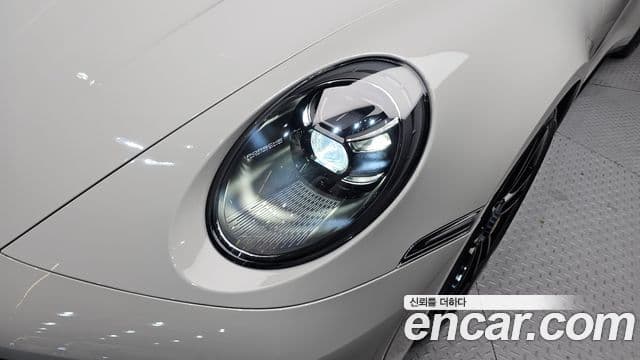 Porsche 911 2023 — Photo 14/30