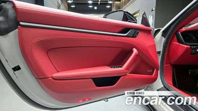 Porsche 911 2023 — Photo 28/30