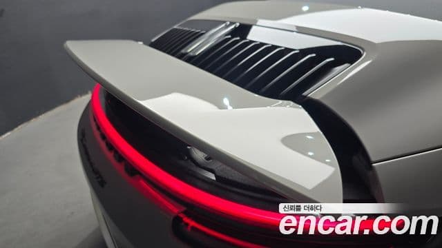 Porsche 911 2023 — Photo 18/30