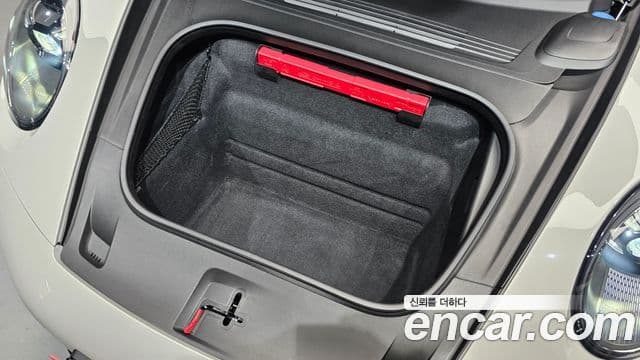 Porsche 911 2023 — Photo 19/30