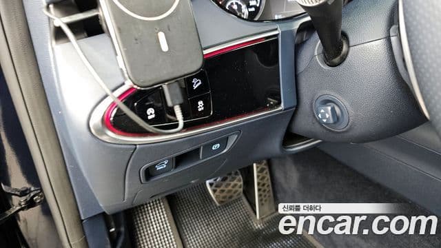 Genesis GV70 2021 — Photo 28/34