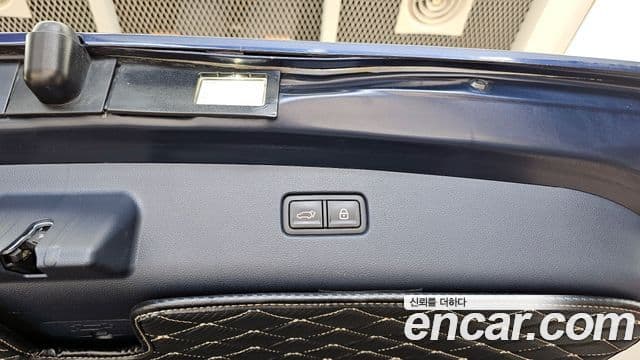 Genesis GV70 2021 — Photo 19/34