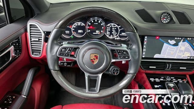 Porsche Cayenne 2020 — Фото 13/20