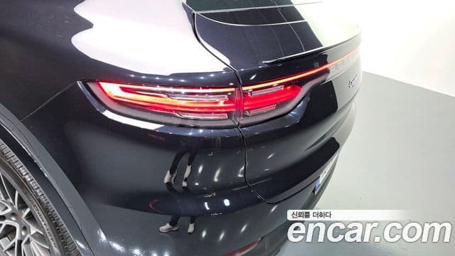 Porsche Cayenne 2020 — Photo 9/35