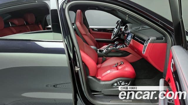 Porsche Cayenne 2020 — Photo 35/35