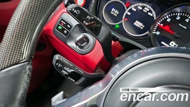 Porsche Cayenne 2020 — Photo 24/35