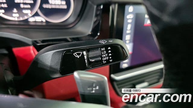 Porsche Cayenne 2020 — Photo 10/35