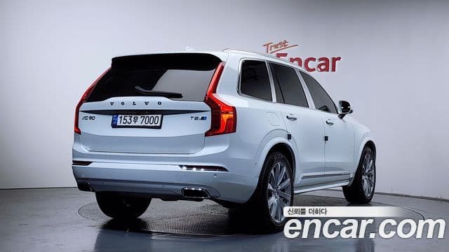 Volvo XC90 2019 — ფოტო 2/20
