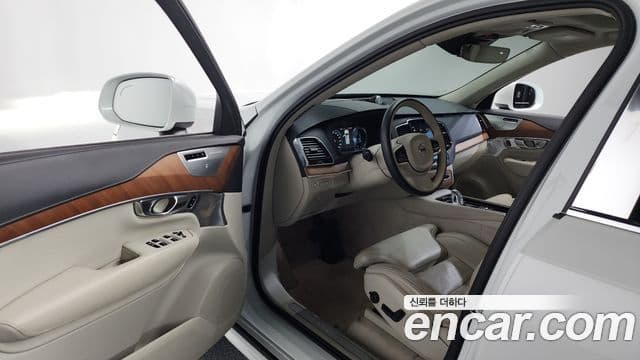 Volvo XC90 2019 — ფოტო 10/20