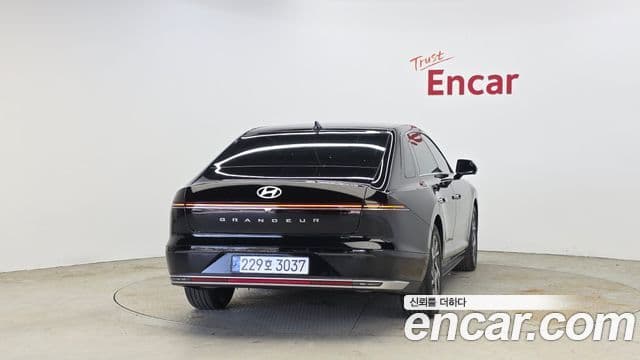 Hyundai Grandeur Hybrid 2024 — Photo 11/31