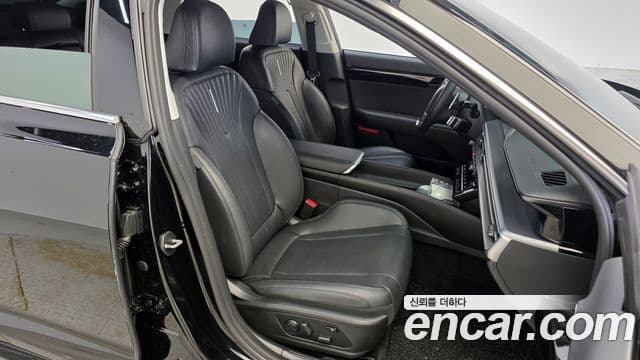 Hyundai Grandeur Hybrid 2024 — Photo 1/31