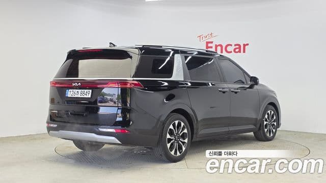 Kia Carnival 2022 — ფოტო 2/20