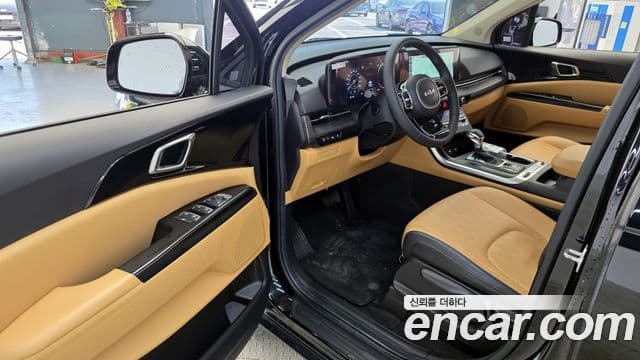 Kia Carnival 2022 — ფოტო 10/20