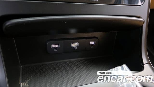 Kia Carnival 2022 — ფოტო 12/20