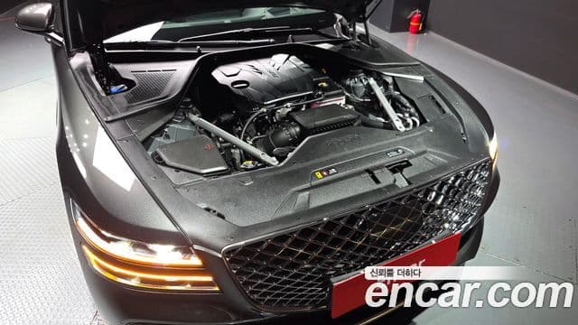 Genesis Electrified G80 2022 — ფოტო 5/20