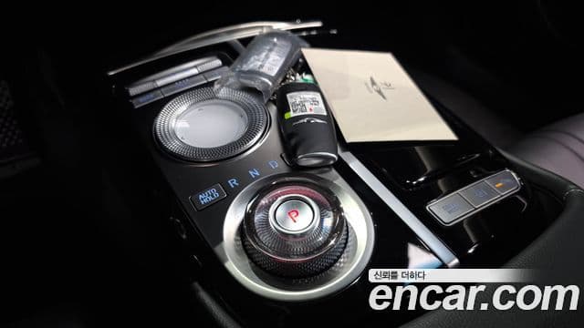 Genesis Electrified G80 2022 — ფოტო 8/20
