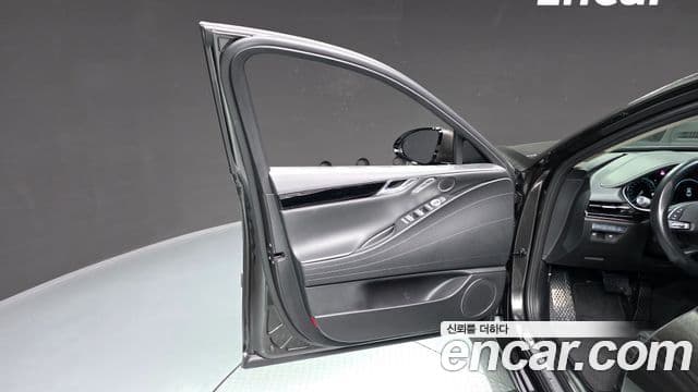 Genesis G80 2022 — Photo 24/39